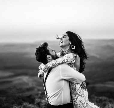 https://victoria-y-gilberto.click/wp-content/uploads/2020/12/image_about_us_05.jpg