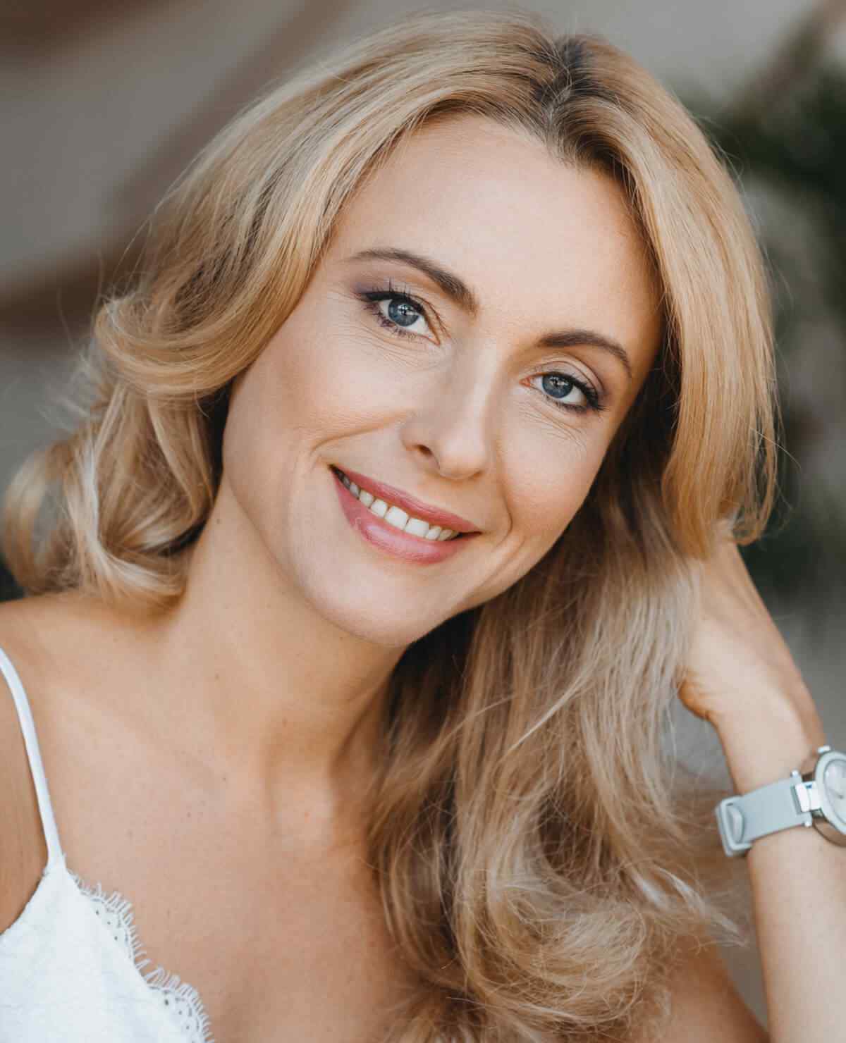 https://victoria-y-gilberto.click/wp-content/uploads/2020/12/image_about_us_06.jpg